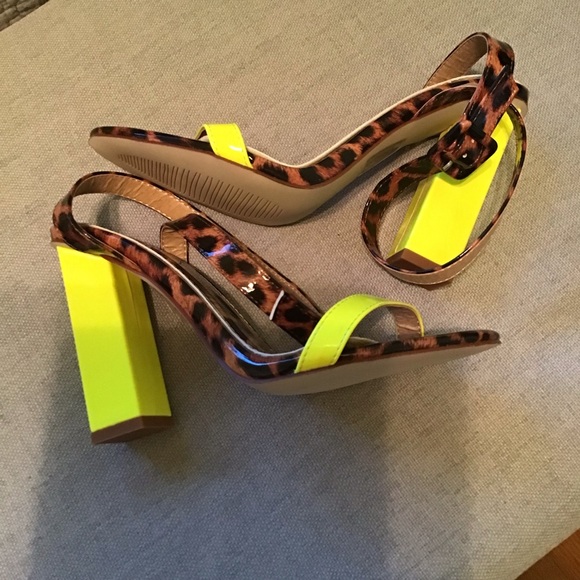 Azalea Wang “Katelyn” Leopard/Neon Green 7.5 NIB - Picture 3 of 8